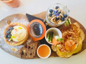 Ontbijten met een ontbijtplank in Groningen bij Wadapartja