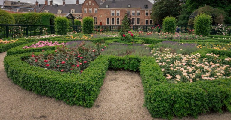 Dichters in de Prinsentuin Groningen - poëziefestival- foto Wil de Boer