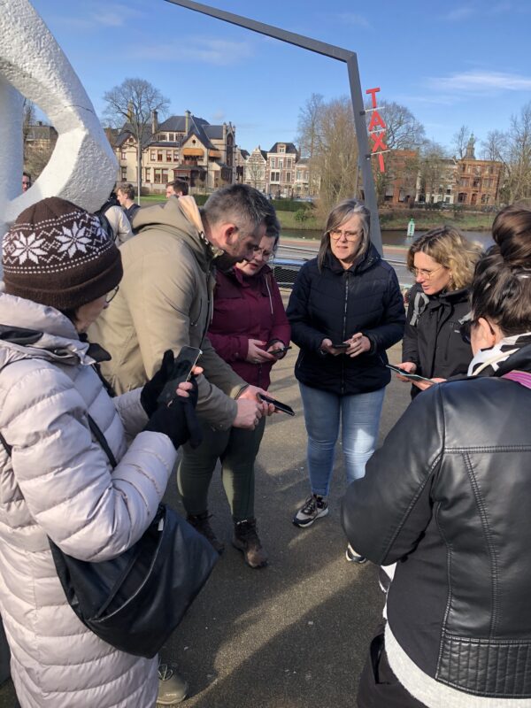 Smartphone Fototour Groningen: stadswandeling met telefoon met begeleiding en fotografietips van fotograaf