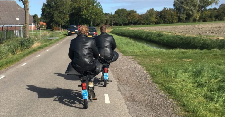 Solex rijden Groningen - tour activiteiten voor een leuk dagje uit