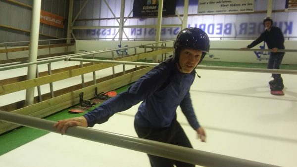 Snowlimits Groningen: indoor ski- en snowboardlessen