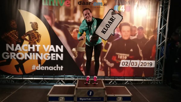 Nacht van Groningen 2019: Hardloopwedstrijd Groningen binnenstad finish van Albertha