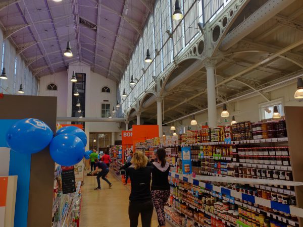 KLM Urban Trail Groningen- hardlopen door Albert Heijn Korenbeurs