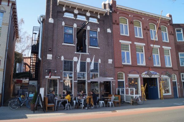 Dokjard: bierbrouwerij en Bistro Groningen, met terras aan het water