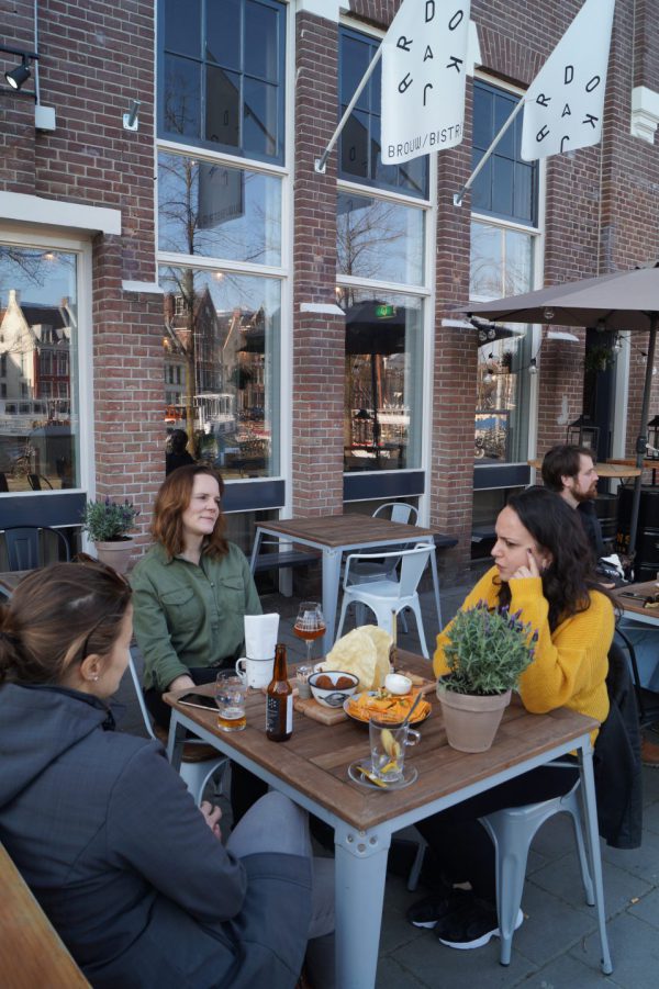 Dokjard: bierbrouwerij en Bistro Groningen, met terras aan het water