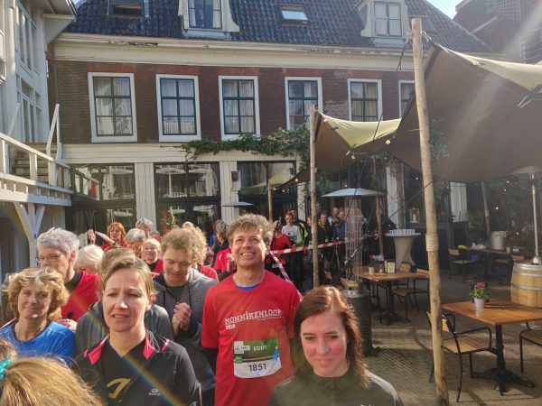 KLM Urban Trail Groningen- hardlopen tijdens hardloopwedstrijd door Hotel Schimmelpenninck Huys Groningen