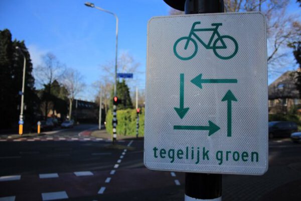 Fietsen Groningen: verkeersregels fietsers tegelijk groen