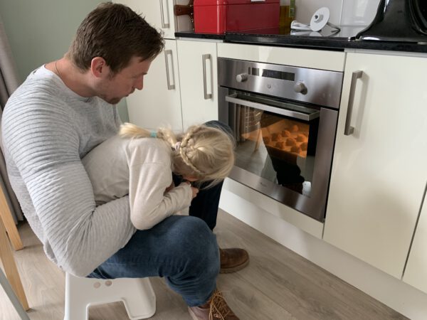 Taart bakken met kind? Makkelijke taart en koekjes recepten met de bakbox van Boter en Bloem Groningen