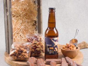 Gereedschap cadeaupakket vaderdag of december met noten. chocolade en bier van Tres Bien