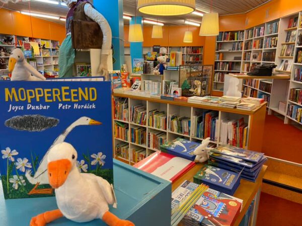 Speelgoedwinkel Groningen: De Groningse Kinderboekhandel foto van hun facebookpagina
