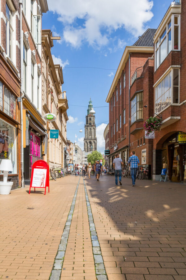 De Martinitoren Groningen vanuit de Zwanestraat door Hiddema fotografie