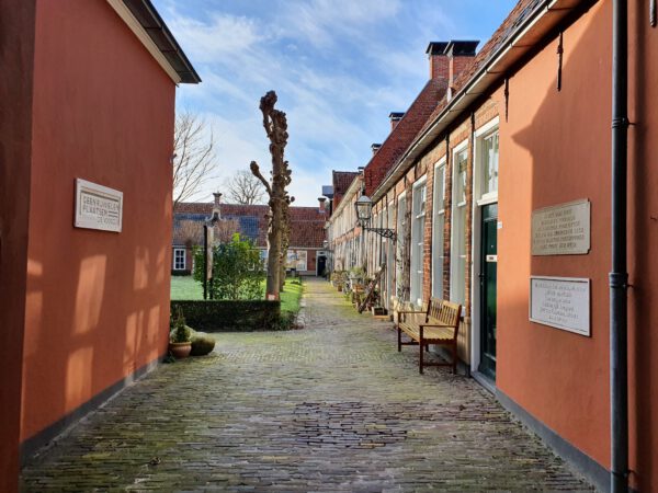 Sint Anthony Gasthuis aan de Rademarkt door Willem