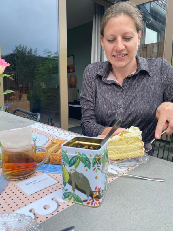 High Tea bestellen Groningen en laten bezorgen door Saakje het Bakmeisje