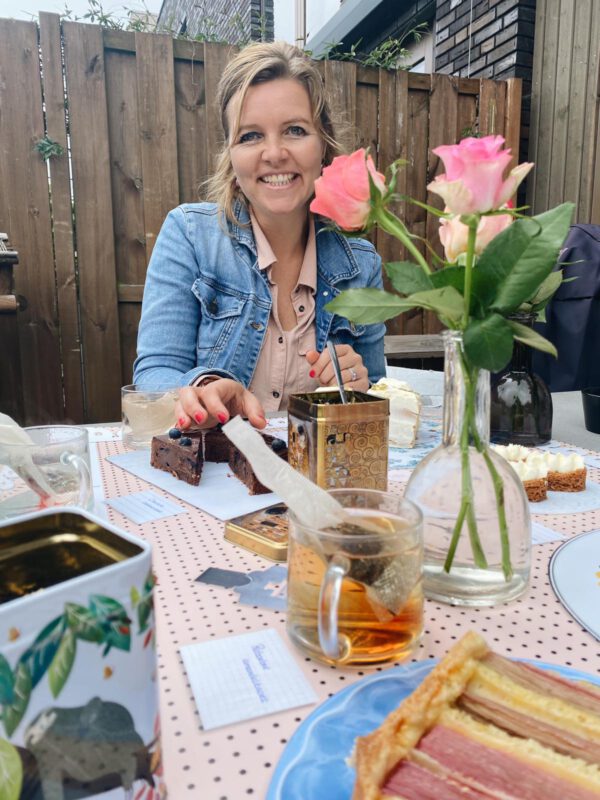 High Tea bestellen Groningen en laten bezorgen door Saakje het Bakmeisje