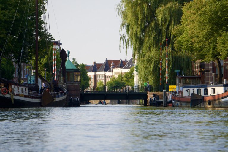 Groningen vanaf het water: Waterfietspret in Stad