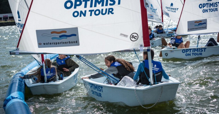 Watersportevenement Optimist On Tour Meerstad, activiteiten voor kinderen: kanoen, suppen en zeilen