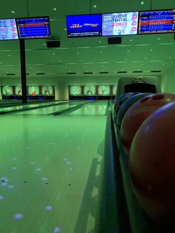 Leuke uitjes: bowlen in Groningen bij Kartracing & Bowling Groningen