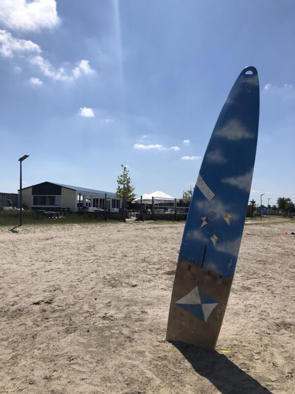 Strandpaviljoen aan strand Meeroevers in Meerstad: het StrandHuis