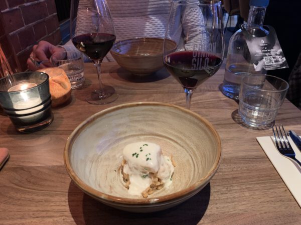 Uit eten in Groningen bij de oude Graansilo in de Oosterpoortwijk aan het water