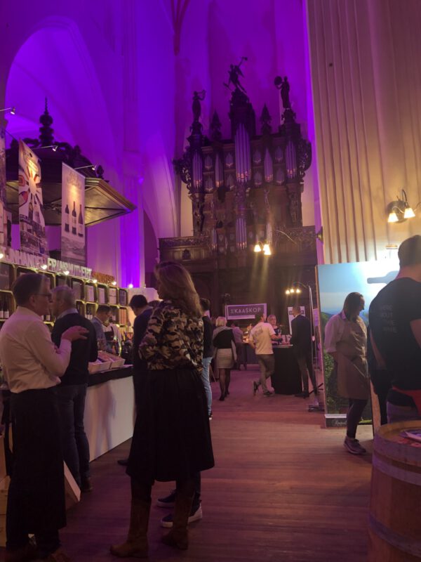 Wijnfestival Groningen: wijn proeven en drinken in de der Aa kerk