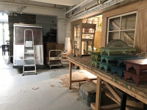 Atelier in Vintage woonwinkel Groningen: sociaal bedrijf Salmagundi's