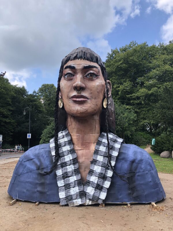 Kunst in het Noorderplantsoen tijdens Noorderzon Groningen - foto door blogger en Stadjer Sonja in 2024