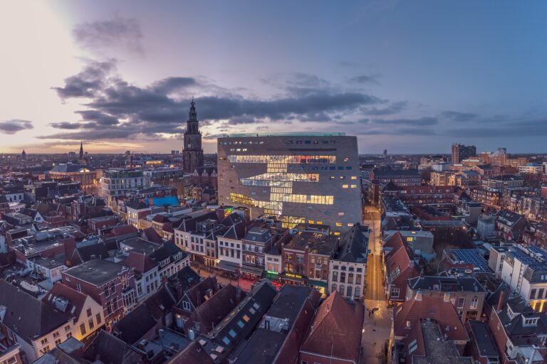 Het Forum, het meest besproken gebouw in de stad