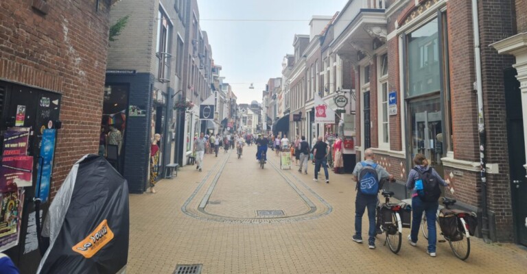 Leukste winkelstraat Groningen: Folkingestraat