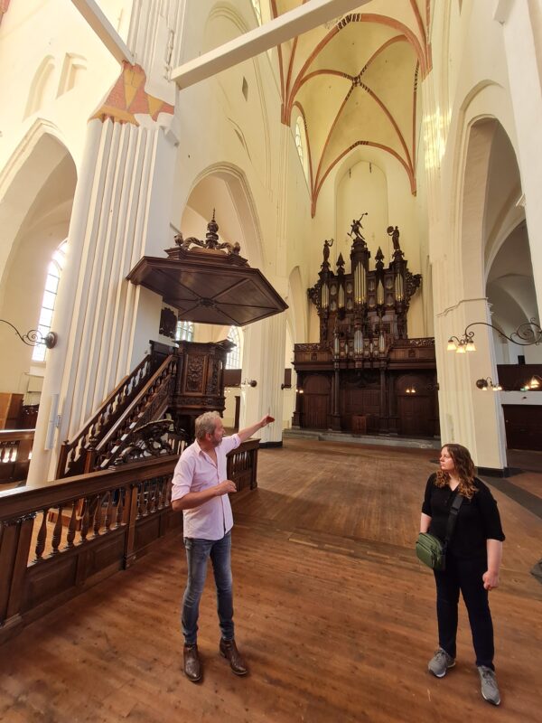 Akerk Groningen tijdens een rondleiding van gids Erik