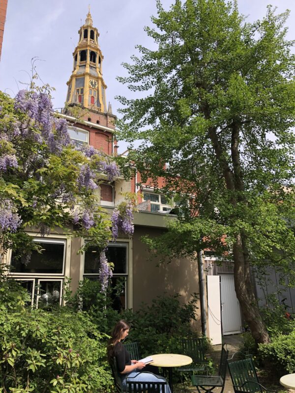 Stadstuin van dovencafe Luhu in Groningen - tijdens Urban Walk 2023