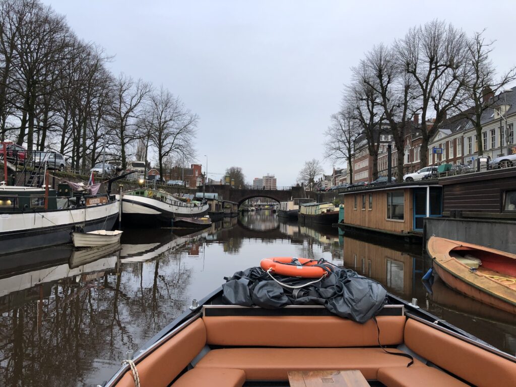 Bootje huren en borrelen op de diepen in Groningen