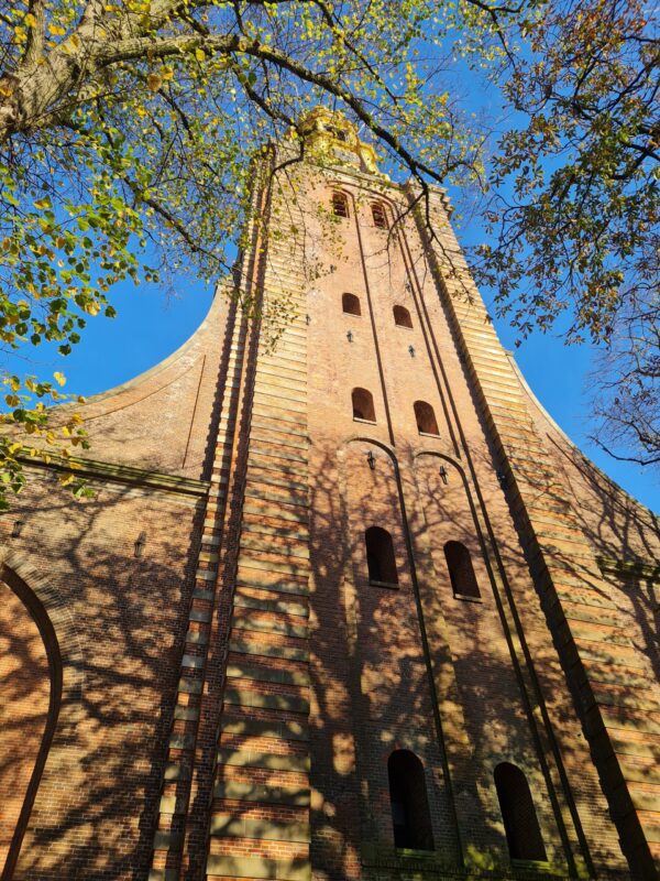 In het overzicht en de lijst van mooiste kerken van Groningen Stad: Akerk