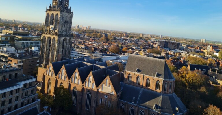 Het overzicht en de lijst van mooiste kerken van Groningen Stad
