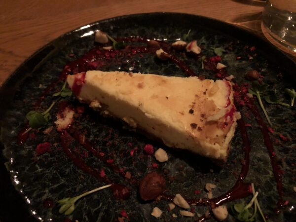 Grand Café Mr Bakels Groningen aan Zuiderdiep, heerlijke cheesecake nagerecht