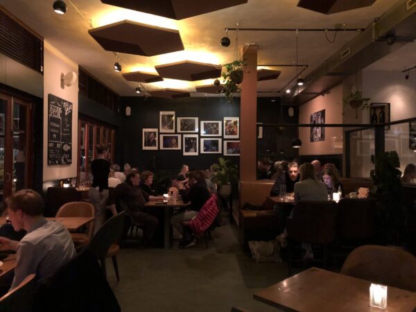 Grand Café Mr Bakels Groningen aan Zuiderdiep, leuke plek om gezellig uit eten te gaan
