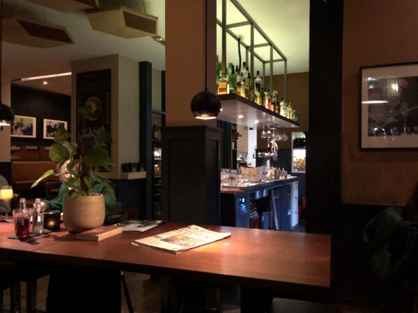 Grand Café Mr Bakels Groningen aan Zuiderdiep, leuke plek om gezellig uit eten te gaan