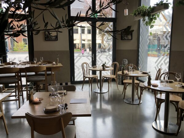 Inrichting Pachama tijdens de Pacha Brunch Club, de plek voor een heerlijk laat ontbijt of luxe lunch in Groningen