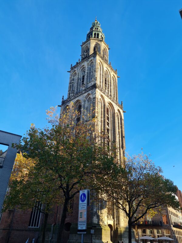 In het overzicht en de lijst van mooiste kerken van Groningen Stad: Martinitoren