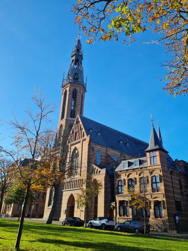 In het overzicht en de lijst van mooiste kerken van Groningen Stad: Sint Jozef kathedraal