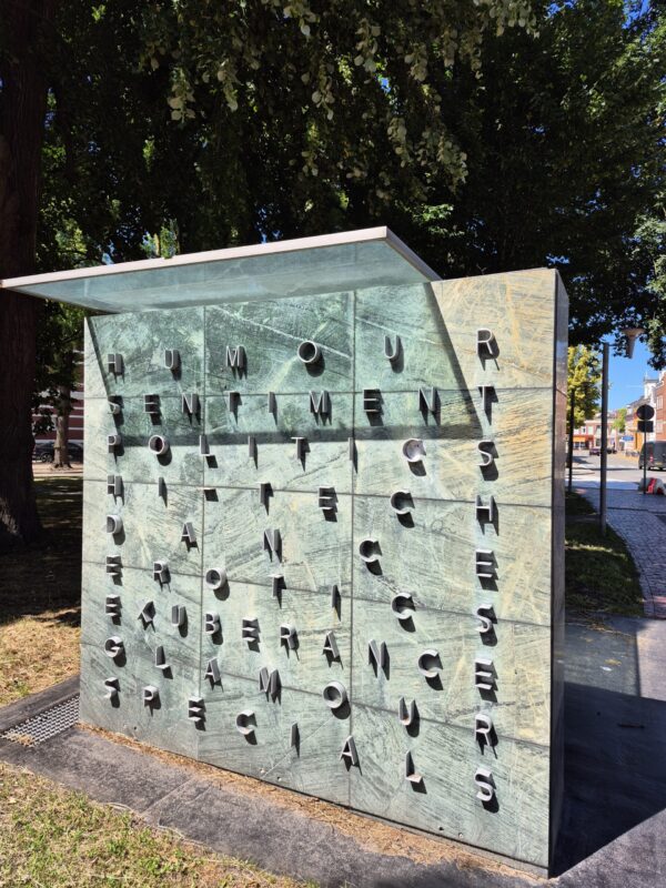 Bushok Groningen: Videobusstop van Rem Koolhaas