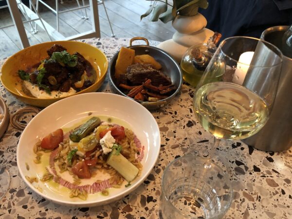 restaurant tip van locals: Mediterraans food sharing Zeste Gedempte Zuiderdiep 39 Groningen