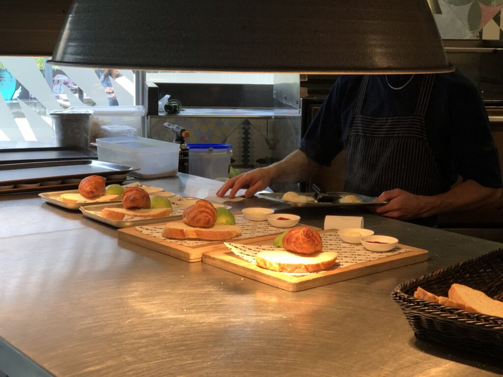 Zondagochtend ontbijtdeal BRKFST69 bij DOT