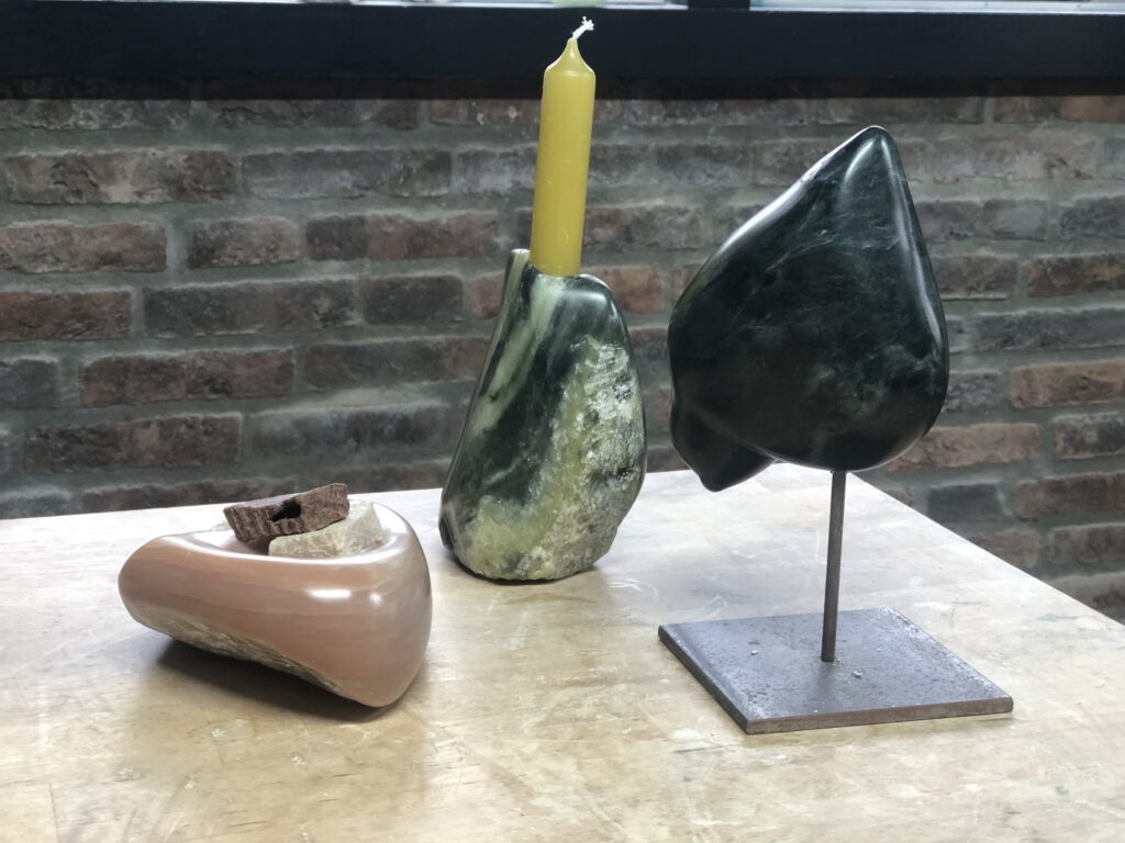 Workshop speksteen bewerken bij Margriet Meijer