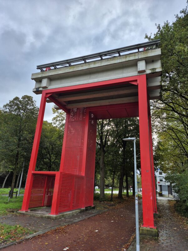 Geheugenbalkon, uitzicht op ringweg en uitkijkplek Groningen