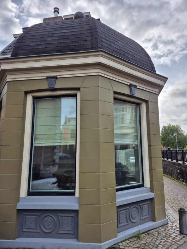 De tuinkoepel van de Hereweg 2 Groningen