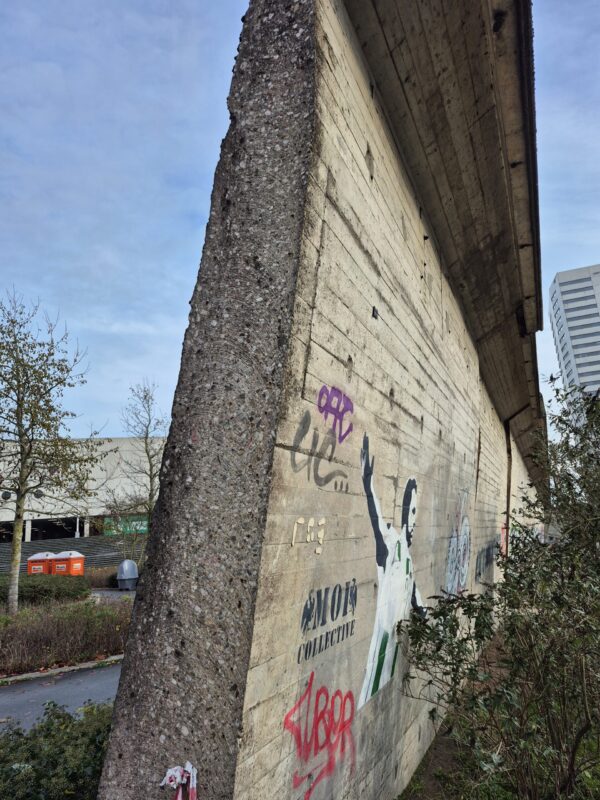 De kolenmuur in de wijk De Linie in Groningen