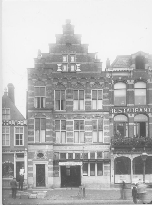 Vismarkt 34 in Groningen in 1920 (collectie Groninger Archieven)