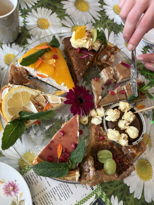 lekkerste High Tea Groningen centrum: Toet met huisgemaakte taarten