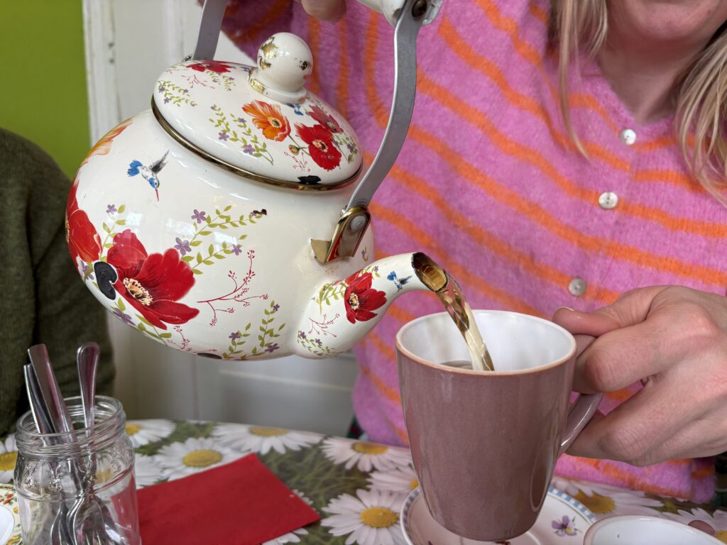 Een high tea in het gezelligste huiskamercafé van Stad: TOET