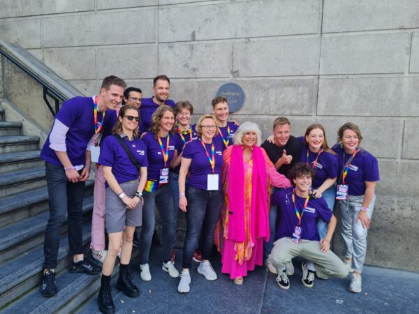crew Roze Zaterdag 2024 met Willeke Alberti